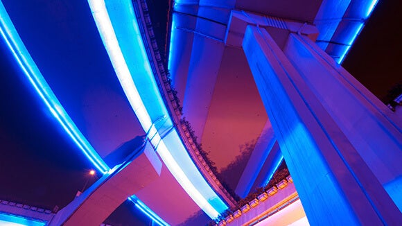 banner edifício iluminado emprego contabilidade e finanças